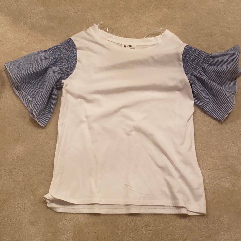 short sleeve tee in small